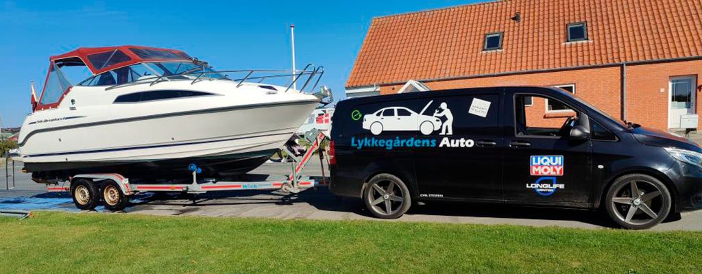 Mobil bådservice – servicebil ved havn